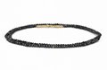 feine schwarze Spinellkettte mit Gelbgold