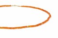 leuchtend orange Kette aus Feueropal mit Goldgranulation