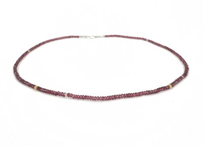 Granatette mit Silber und Gold